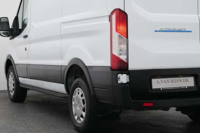 Ford E-Transit (2023) thumbnail 19