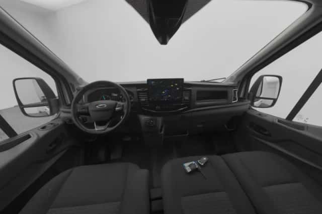 Ford E-Transit (2023) thumbnail 3