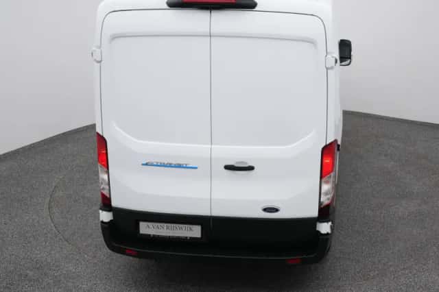 Ford E-Transit (2023) thumbnail 29