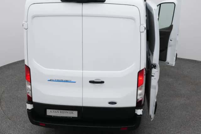 Ford E-Transit (2023) thumbnail 30
