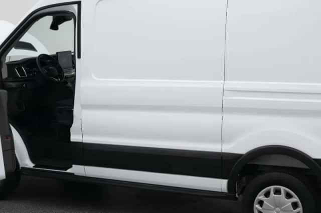 Ford E-Transit (2023) thumbnail 34