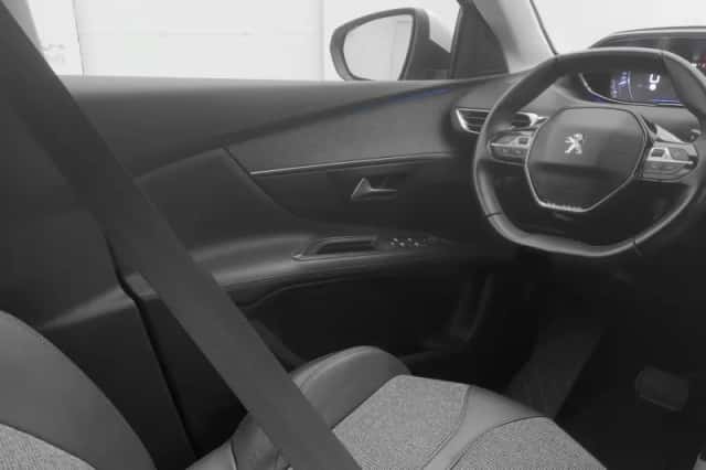 Peugeot 3008 (2020) thumbnail 11