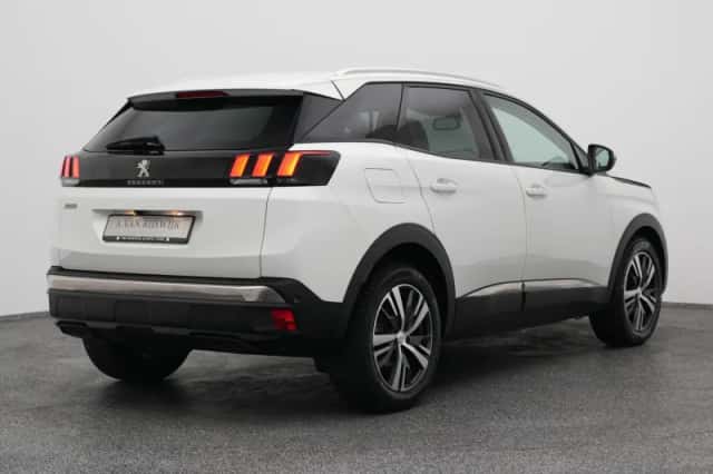 Peugeot 3008 (2020) thumbnail 6