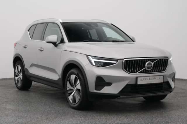 Volvo XC40 (2022) thumbnail 2