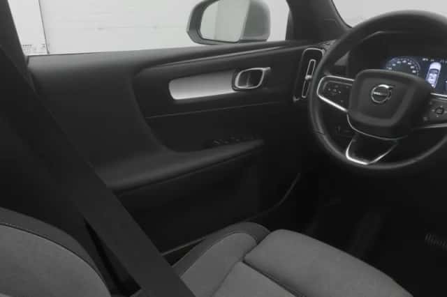 Volvo XC40 (2022) thumbnail 11