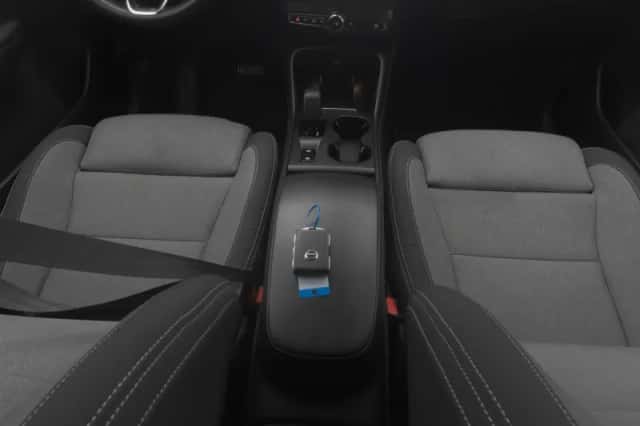 Volvo XC40 (2022) thumbnail 12