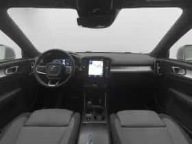 Volvo XC40 (2022) thumbnail 3