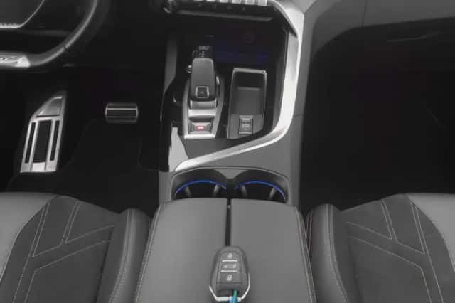 Peugeot 3008 (2021) thumbnail 12