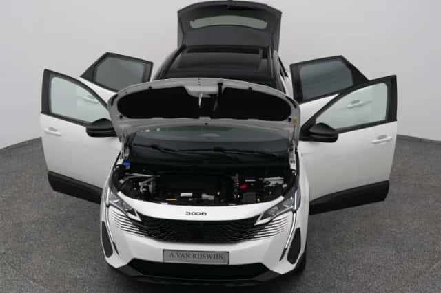 Peugeot 3008 (2021) thumbnail 27