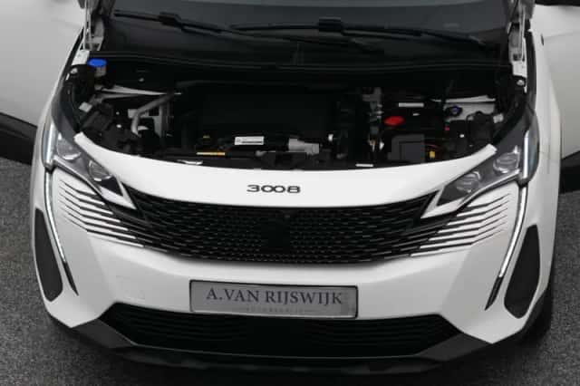 Peugeot 3008 (2021) thumbnail 31