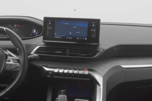 Peugeot 3008 (2021) thumbnail 8