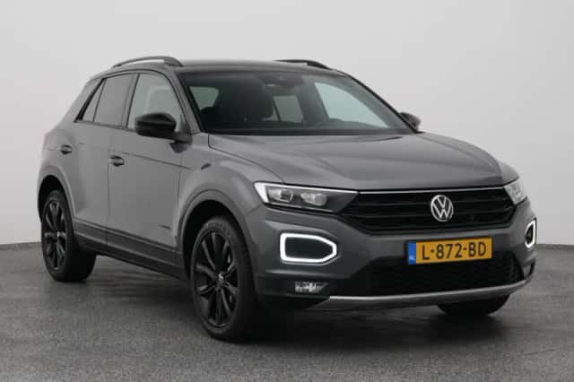 Volkswagen T-Roc (2021) thumbnail 2