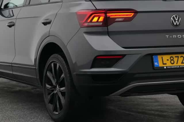 Volkswagen T-Roc (2021) thumbnail 18
