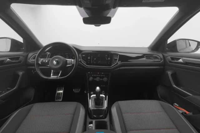 Volkswagen T-Roc (2021) thumbnail 3