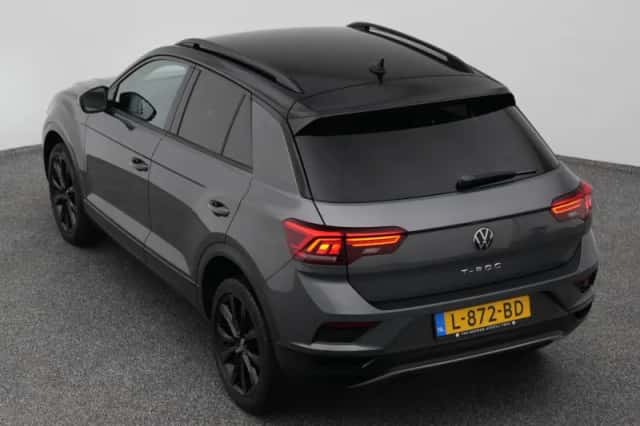 Volkswagen T-Roc (2021) thumbnail 25