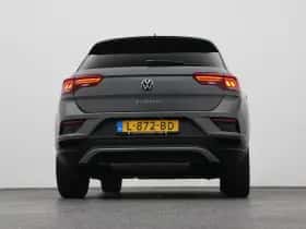Volkswagen T-Roc (2021) thumbnail 36