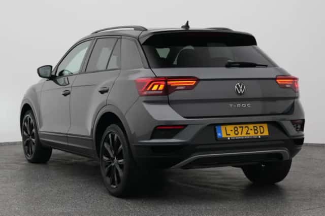 Volkswagen T-Roc (2021) thumbnail 5