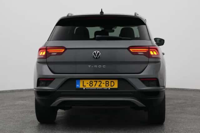 Volkswagen T-Roc (2021) thumbnail 10