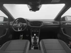 Volkswagen T-Roc (2021) thumbnail 3