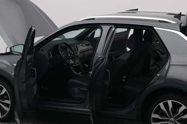 Volkswagen T-Roc (2021) thumbnail 33
