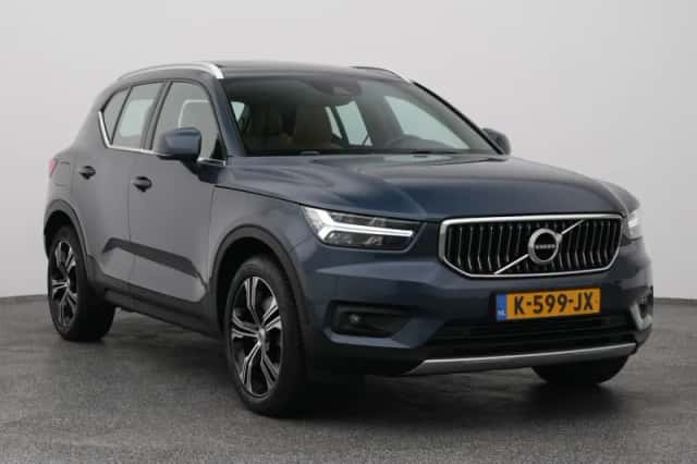 Volvo XC40 (2021) thumbnail 2
