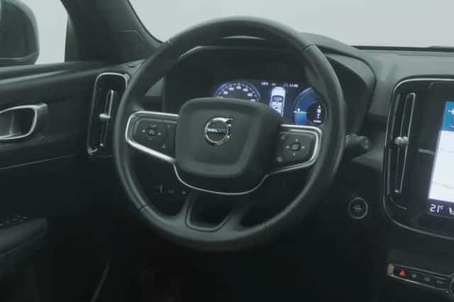 Volvo XC40 (2021) thumbnail 7