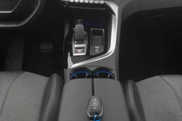 Peugeot 3008 (2021) thumbnail 12