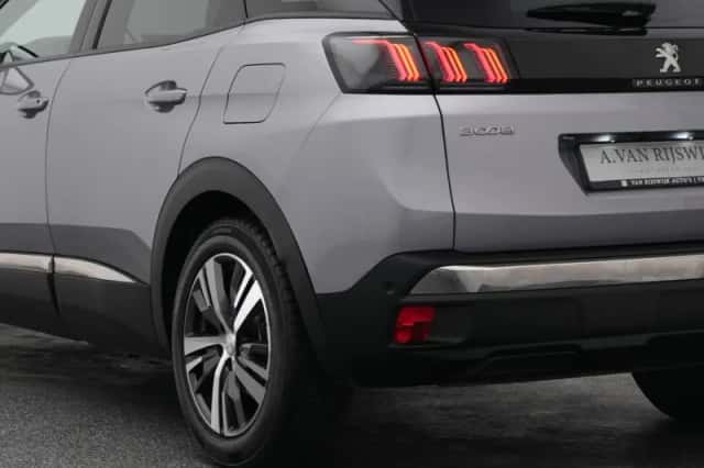 Peugeot 3008 (2021) thumbnail 18