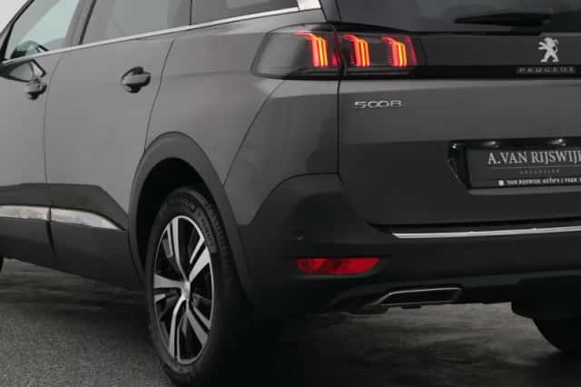 Peugeot 5008 (2023) thumbnail 18