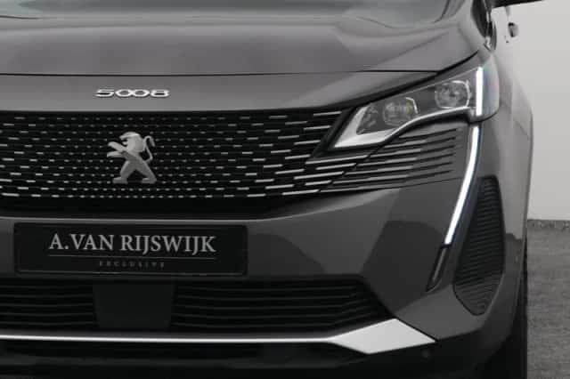 Peugeot 5008 (2023) thumbnail 19