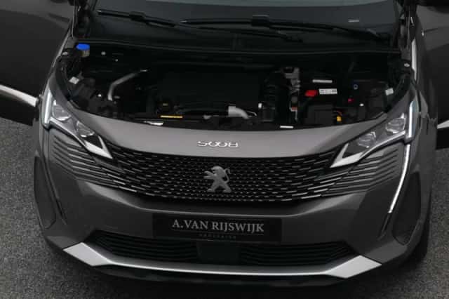 Peugeot 5008 (2023) thumbnail 31