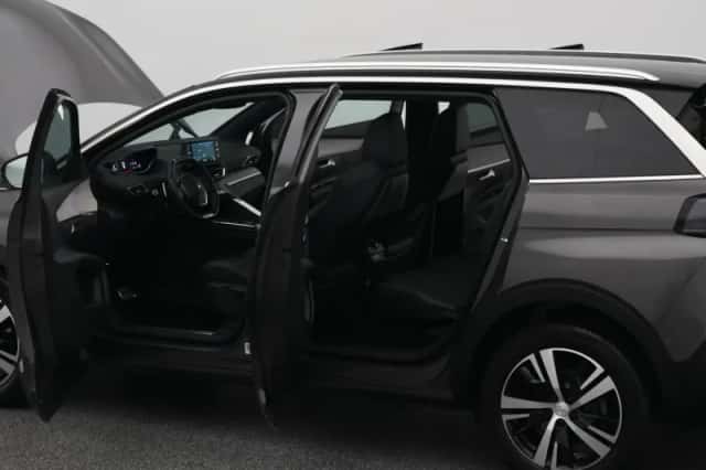 Peugeot 5008 (2023) thumbnail 33