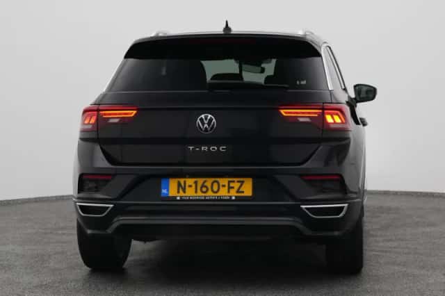 Volkswagen T-Roc (2021) thumbnail 10