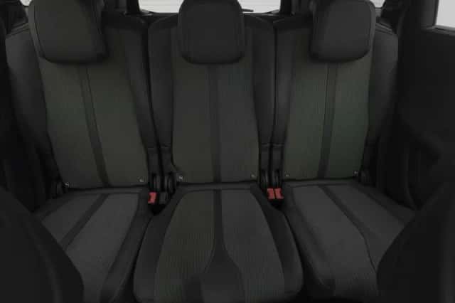 Peugeot 5008 (2021) thumbnail 4