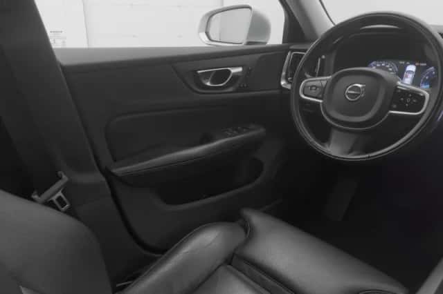 Volvo V60 (2021) thumbnail 11