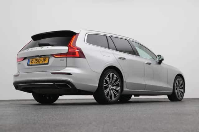 Volvo V60 (2021) thumbnail 16