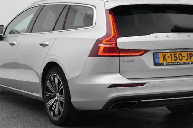 Volvo V60 (2021) thumbnail 18
