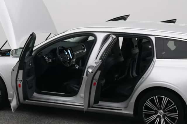 Volvo V60 (2021) thumbnail 33