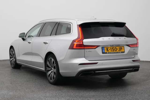 Volvo V60 (2021) thumbnail 5