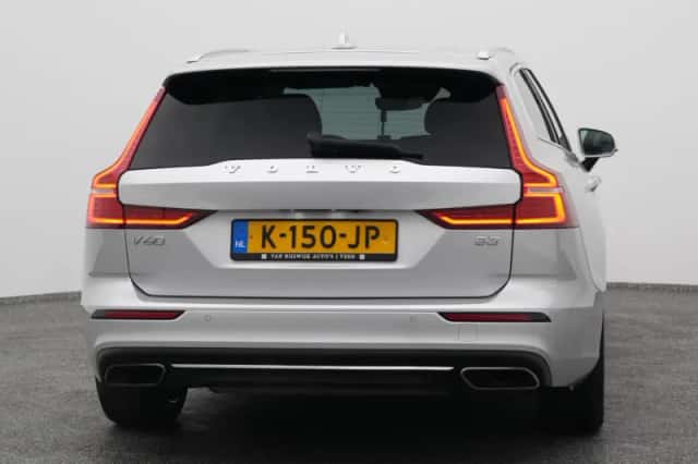 Volvo V60 (2021) thumbnail 10