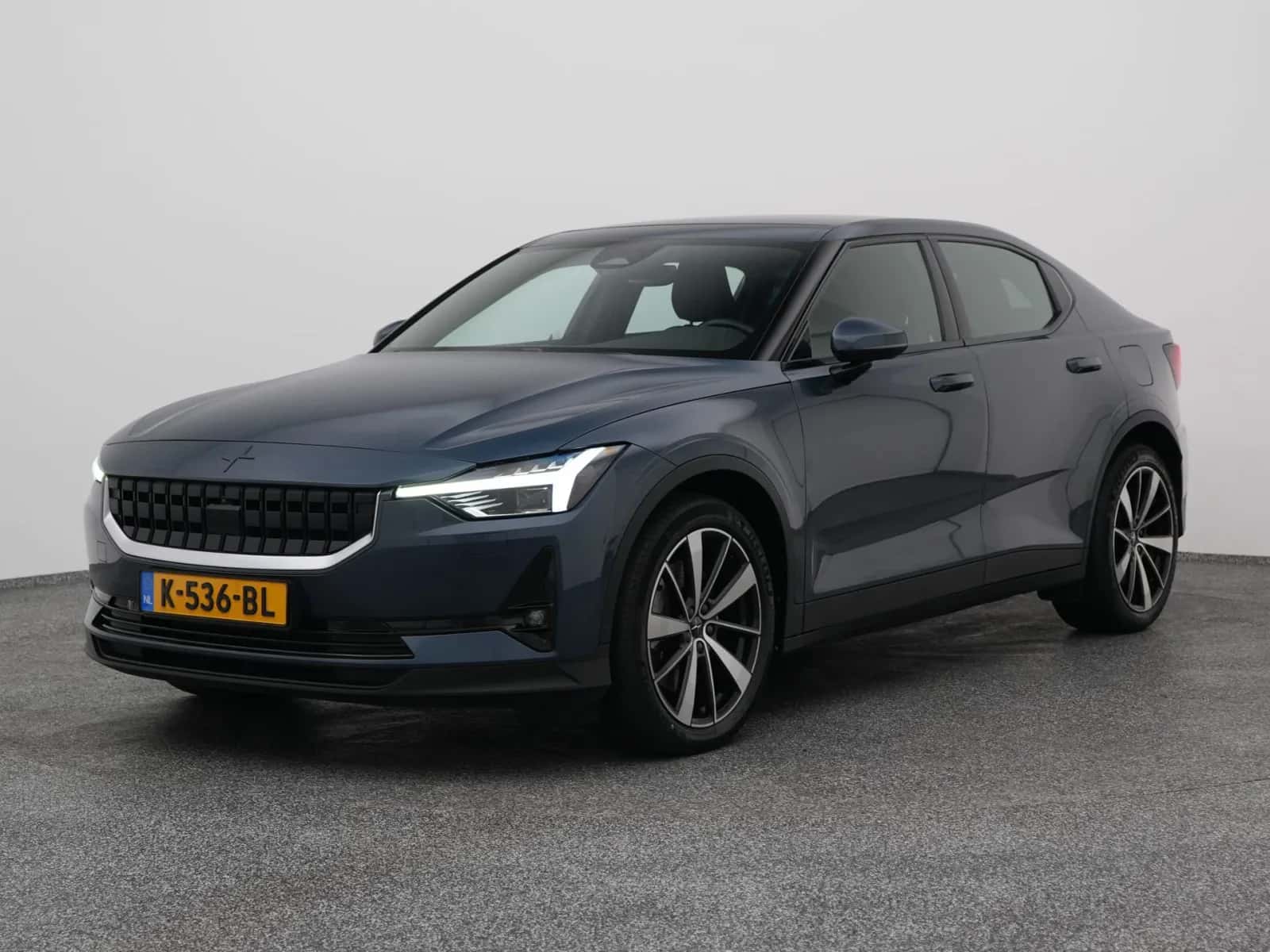 Polestar 2 (2020) — foto 1