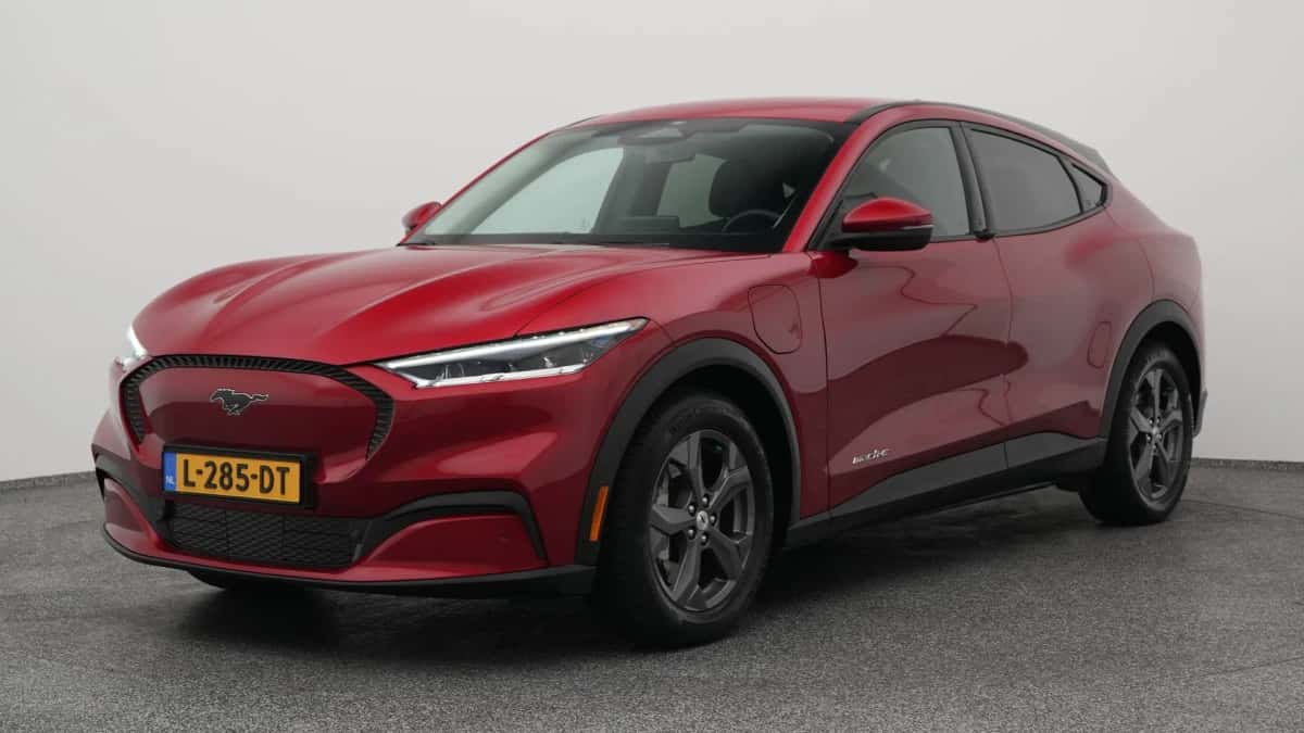 Ford Mustang (2021) — foto 1