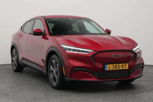 Ford Mustang (2021) thumbnail 2