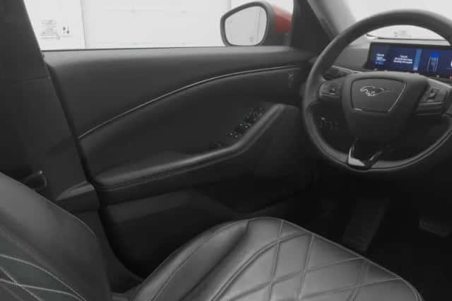 Ford Mustang (2021) thumbnail 12