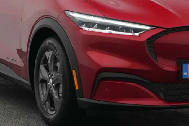Ford Mustang (2021) thumbnail 18