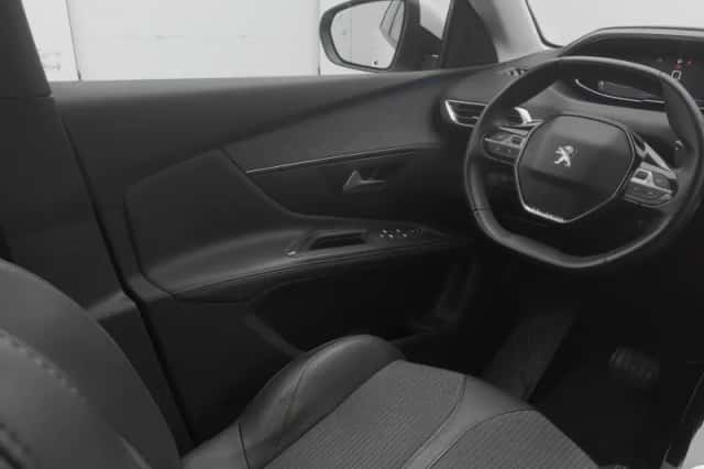 Peugeot 5008 (2021) thumbnail 11