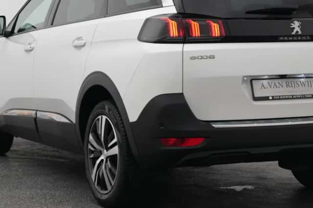 Peugeot 5008 (2021) thumbnail 18