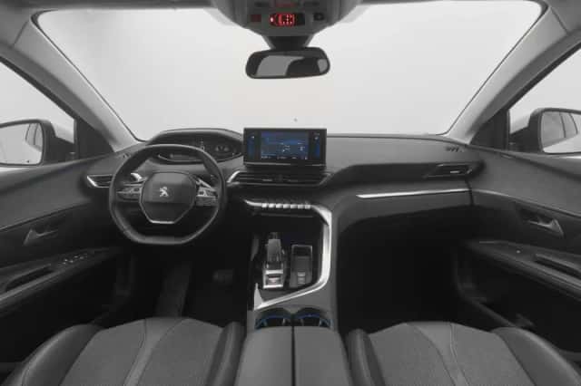 Peugeot 5008 (2021) thumbnail 3
