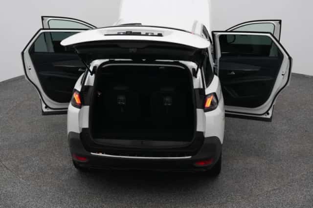 Peugeot 5008 (2021) thumbnail 29