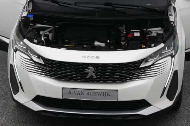 Peugeot 5008 (2021) thumbnail 31